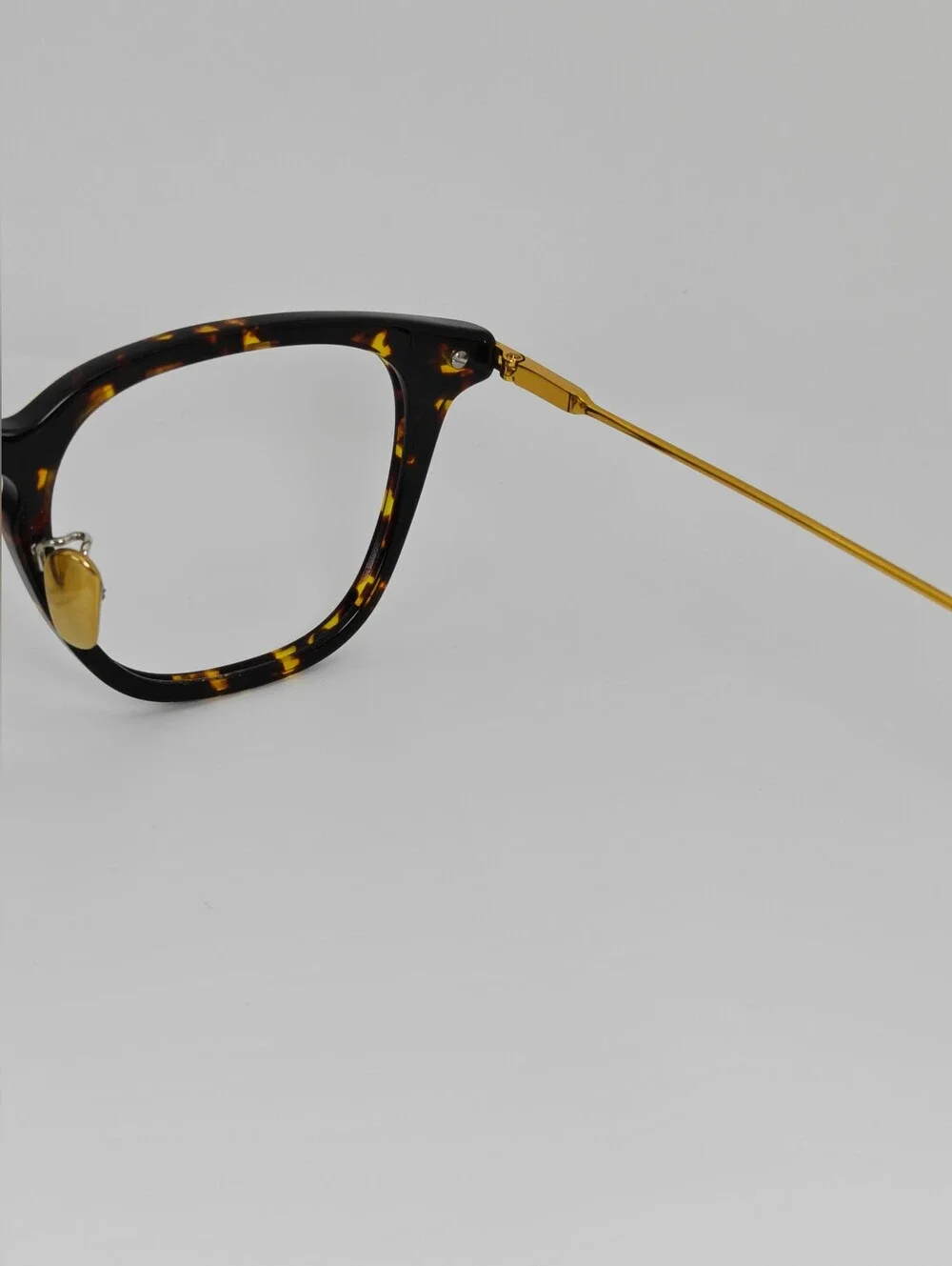 Hayes. Tortoise Shell Round Frame Glasses with Gold Temples.